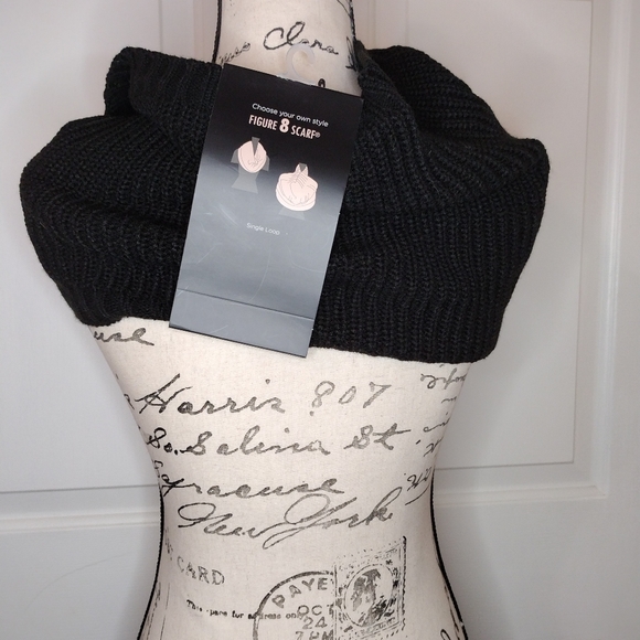 NWT D&Y Black Figure 8 Scarf Caplet Single Loop Wears 2 Ways - Picture 2 of 6